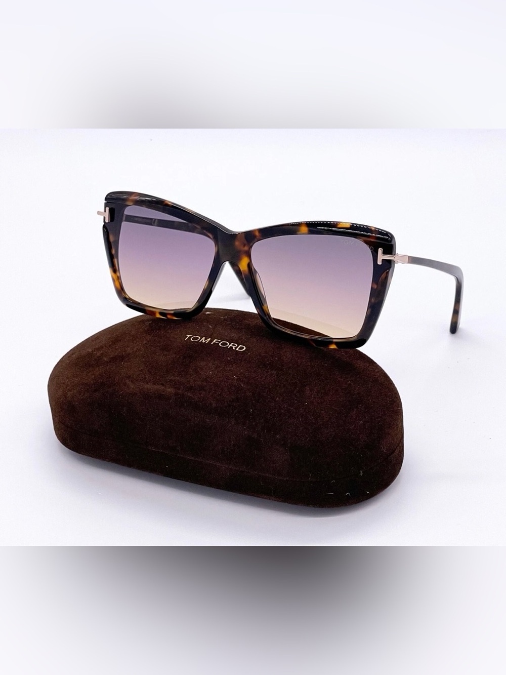 Tom Ford Women's Tortoiseshell Effect Butterfly Frame Gradient Sunglasses